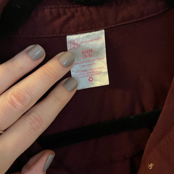 No Boundaries | Burgundy Buttoned Crop Top | Size Small - Picture 8 of 10